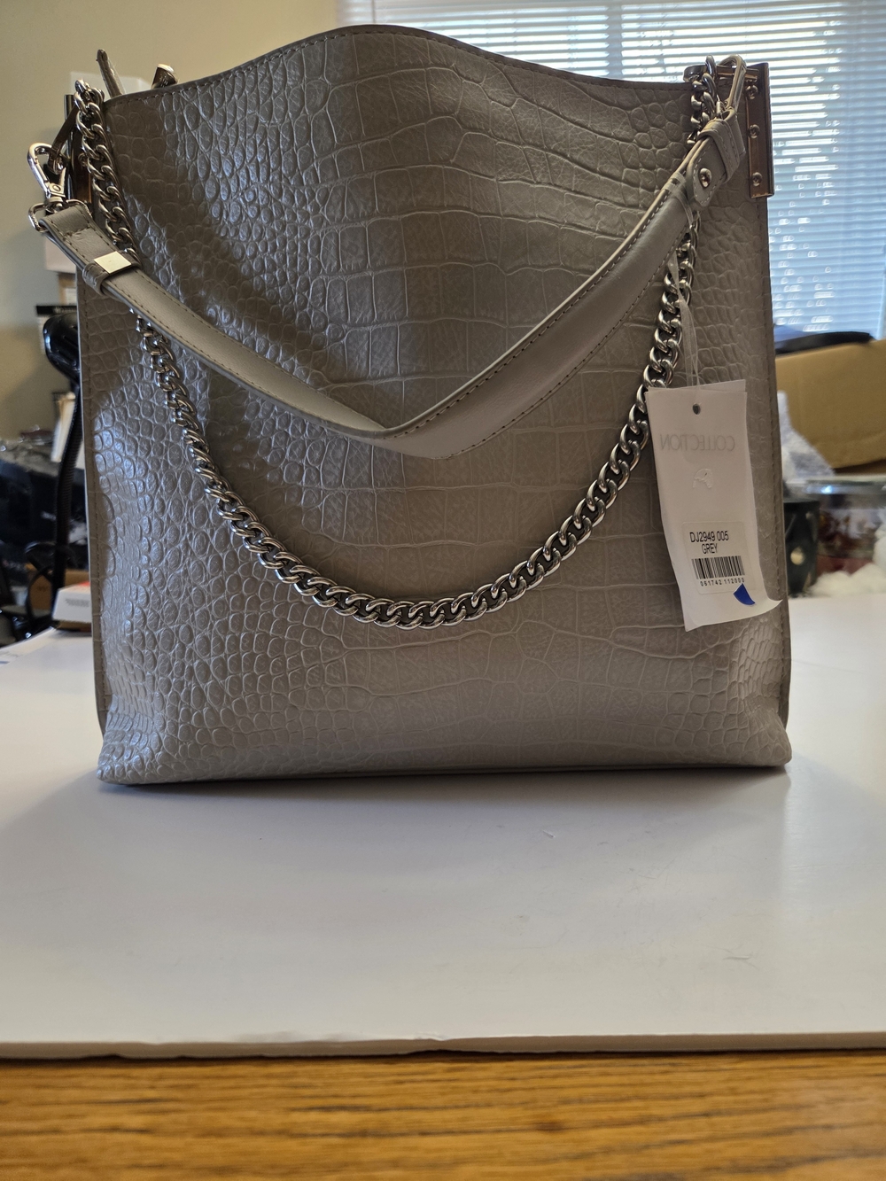 BRAND NEW WIHT TAG . Croc-Embossed Shoulder Tote in Light Gray with Chain Detail